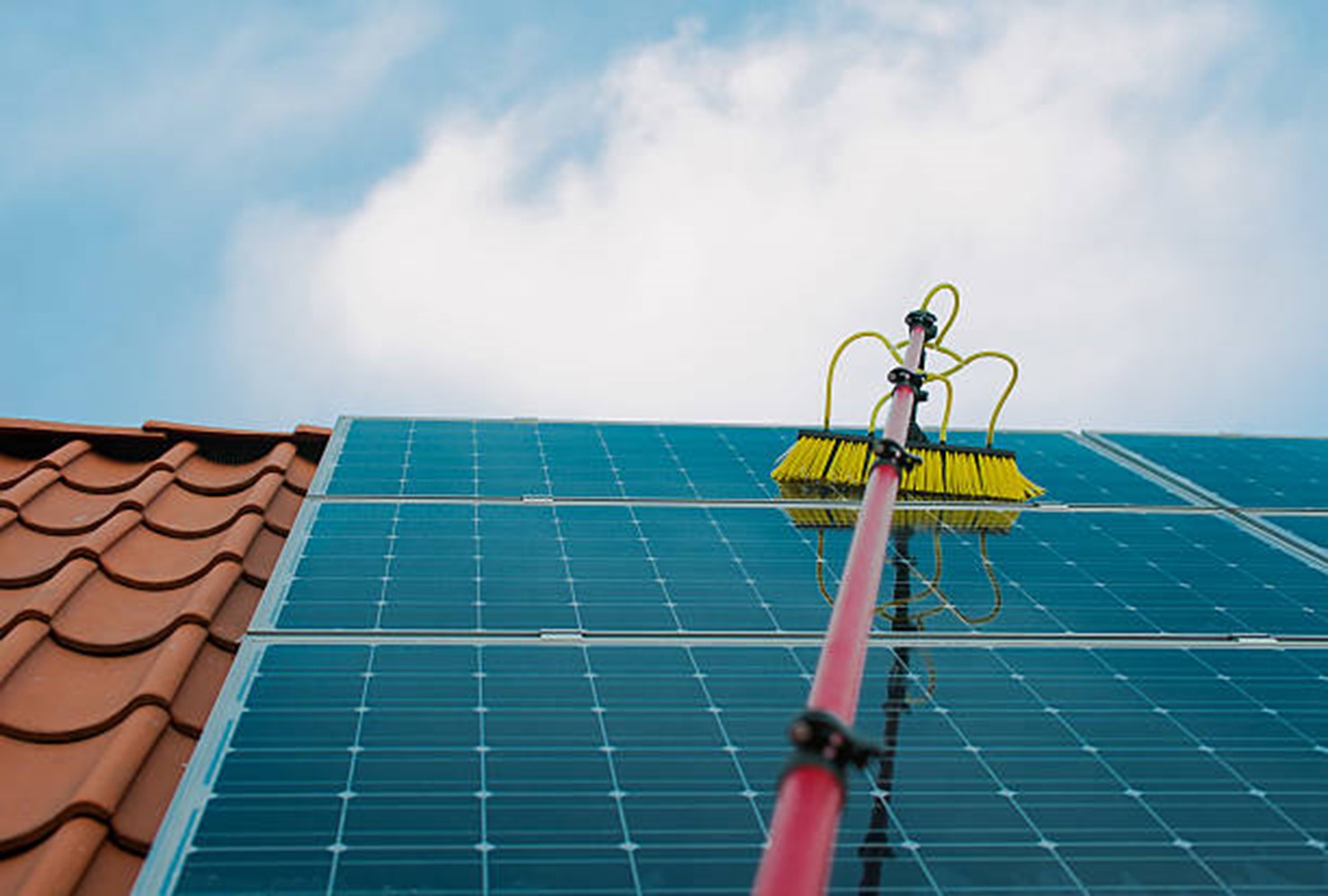 Top 5 Categories Of Solar Panel Cleaning System